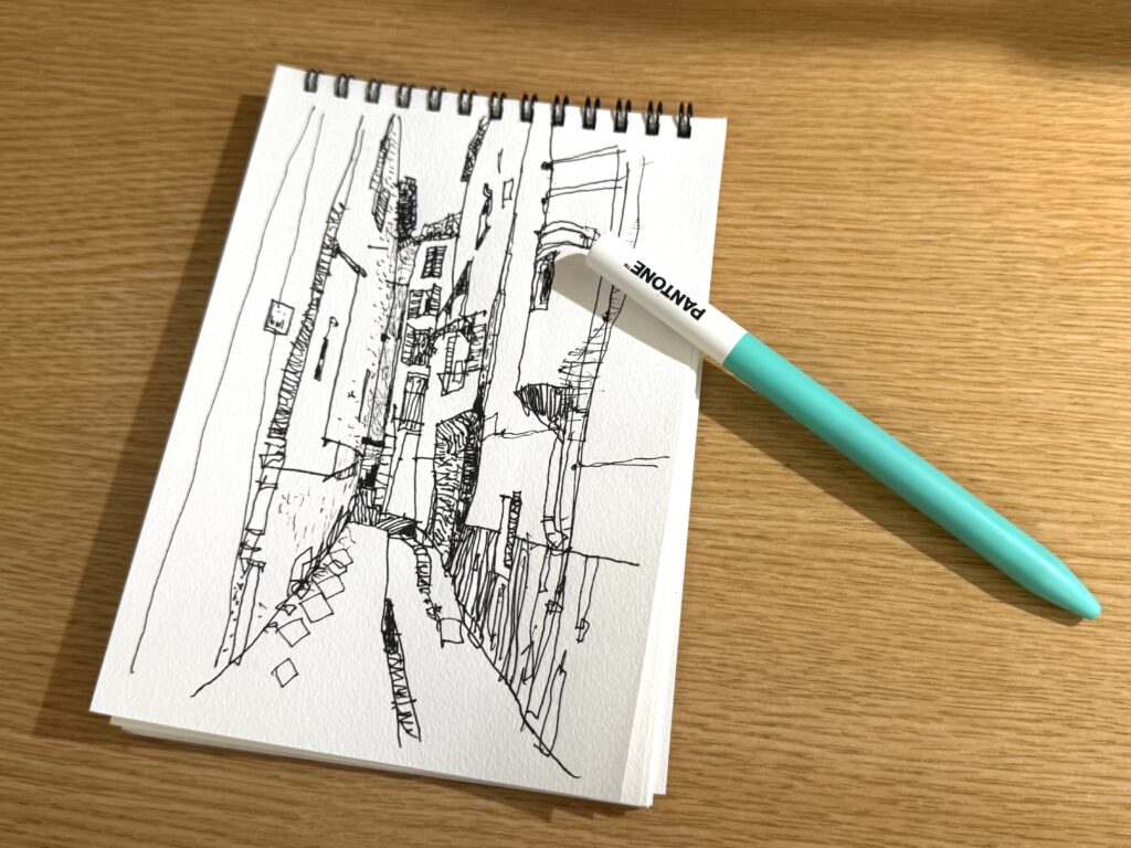 南仏ニースの路地をボールペンで描く